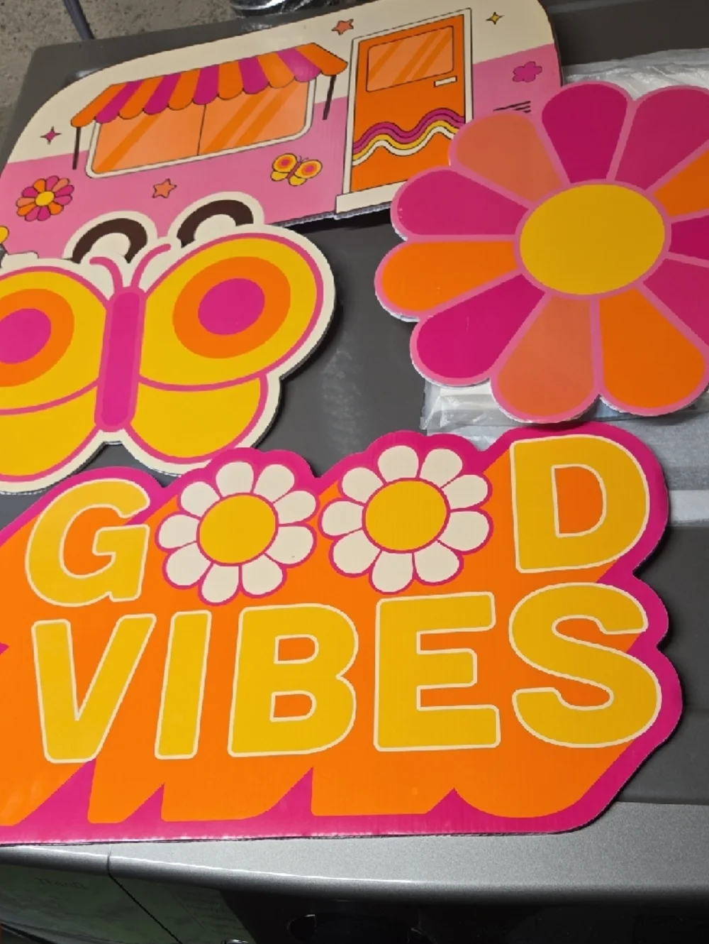 Good Vibes 4 Pieces 